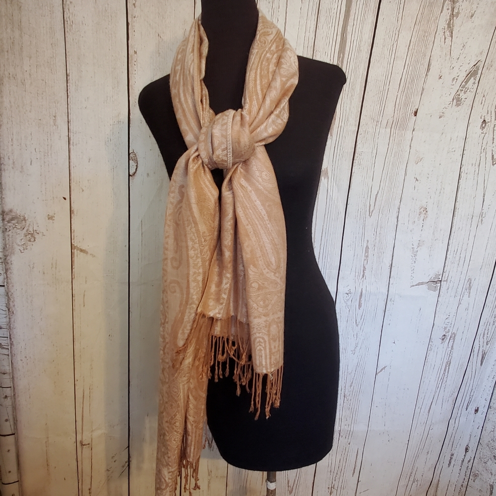 Tan jacquard scarf with fringed edges